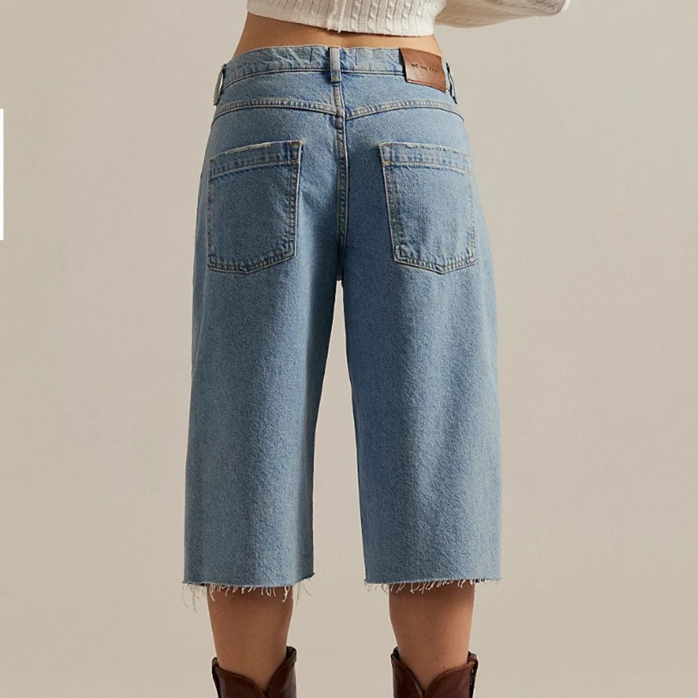 Free People Light Wash Denim Knee-Length Jean Shorts - Picture 4 of 11
